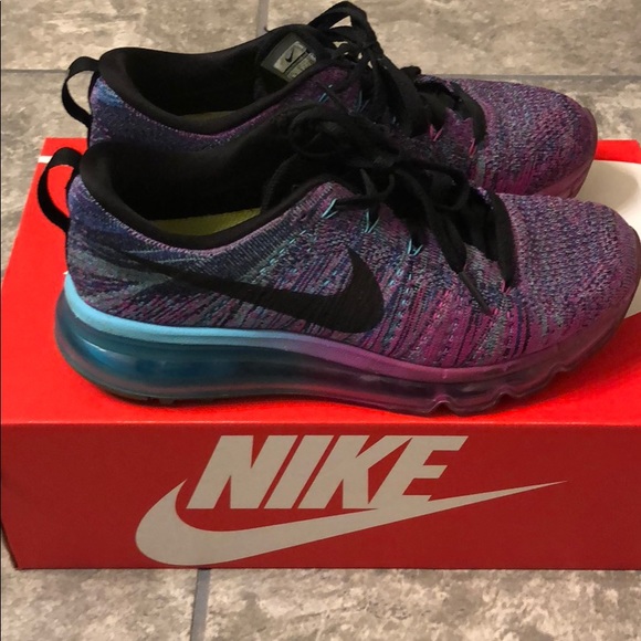 Nike Shoes - Nike Airmax Flynit